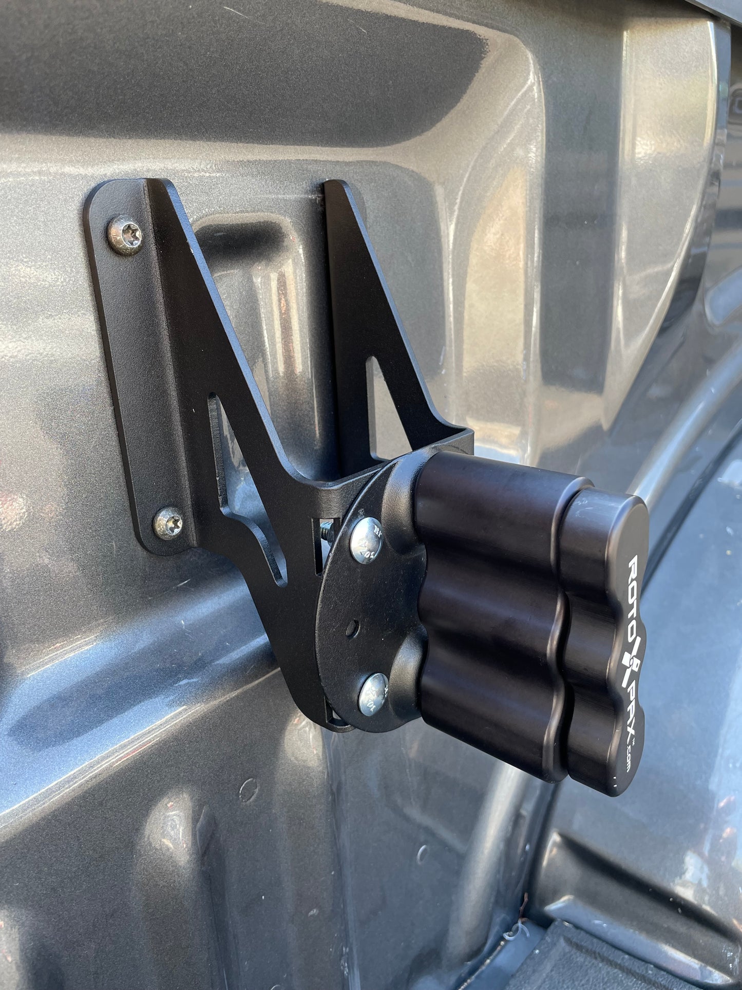 RotoPax Mounting Adapter F-150 F-250 F-350 (Rear Box Link Location)