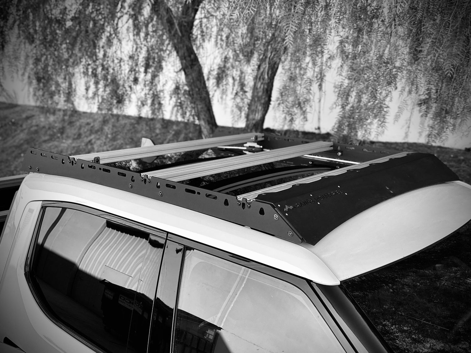 Range Industries Laguna Roof rack for Rivian R1T black and white