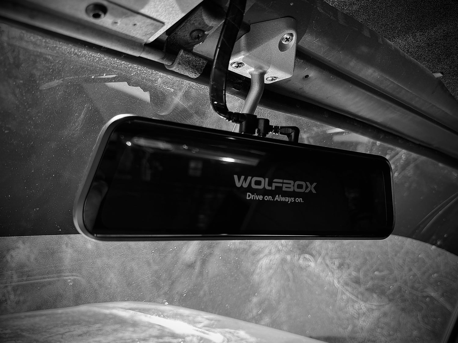 Range Industries Wolfbox Mirror Dash Cam Mounted in F100