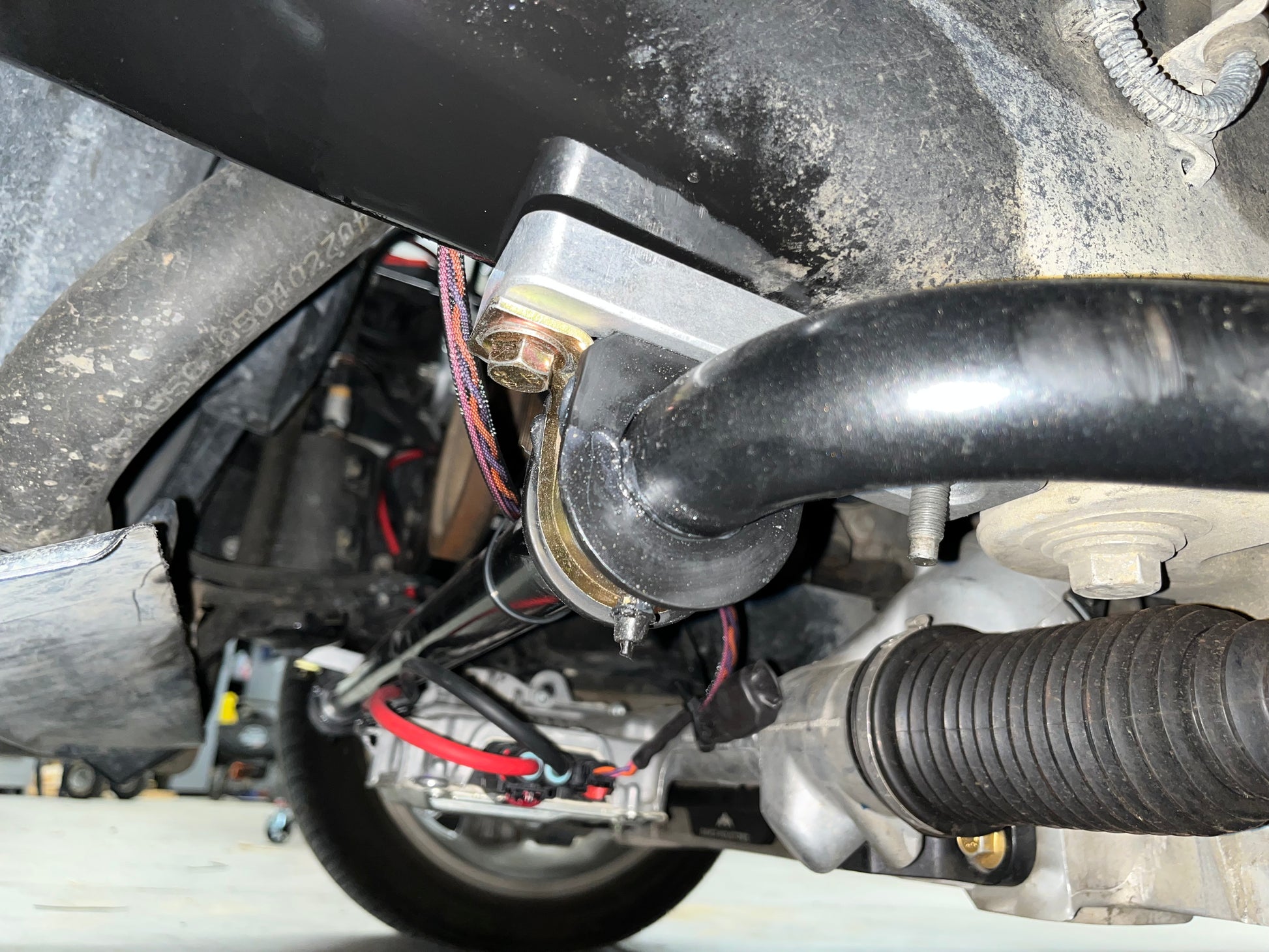 Range Industries 03-11 Crown Victoria Front Sway Bar Relocation Bracket installed