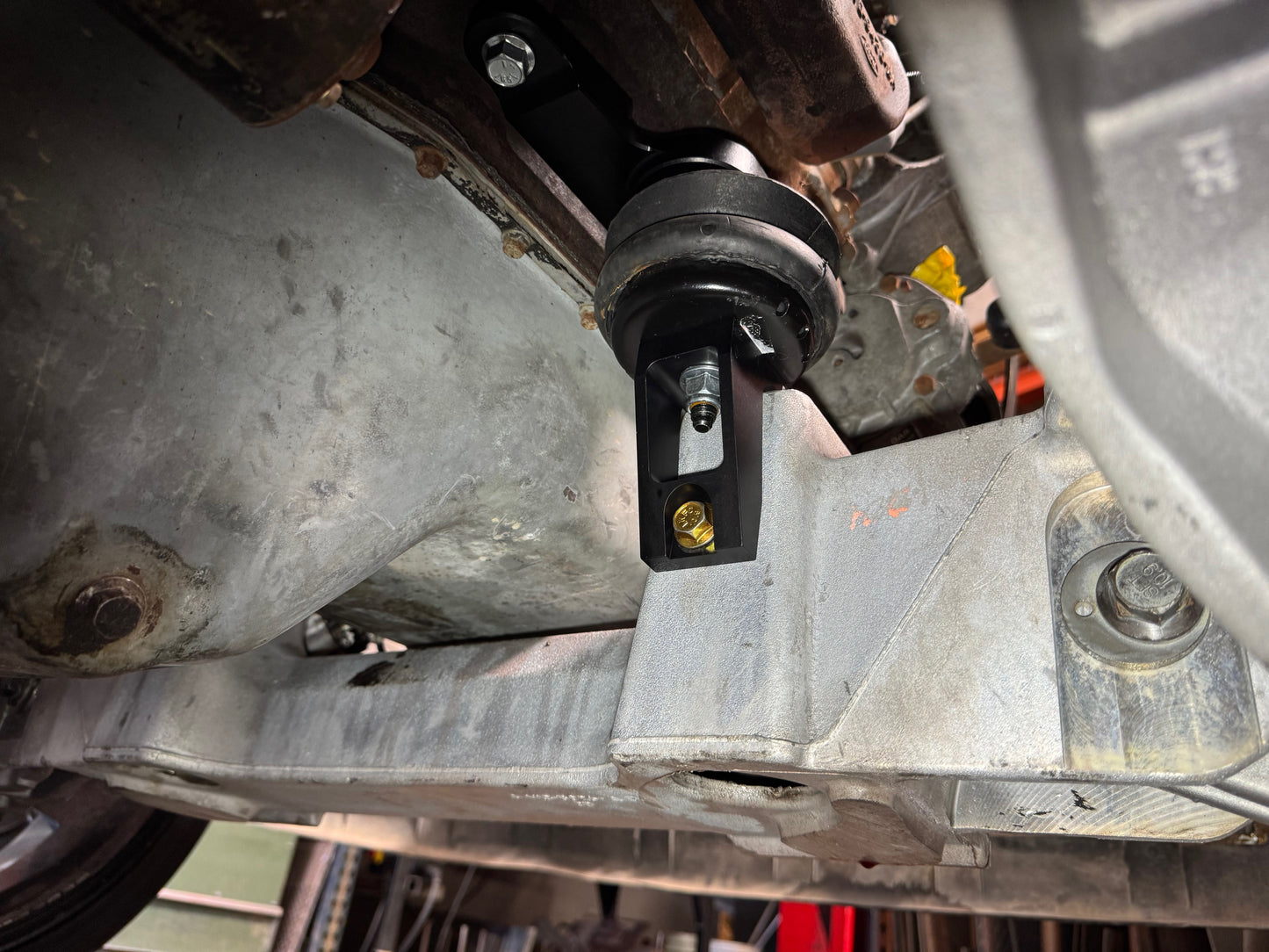 Crown Victoria Front Clip to Ford Small Block Engine Mounts (289/302/351)