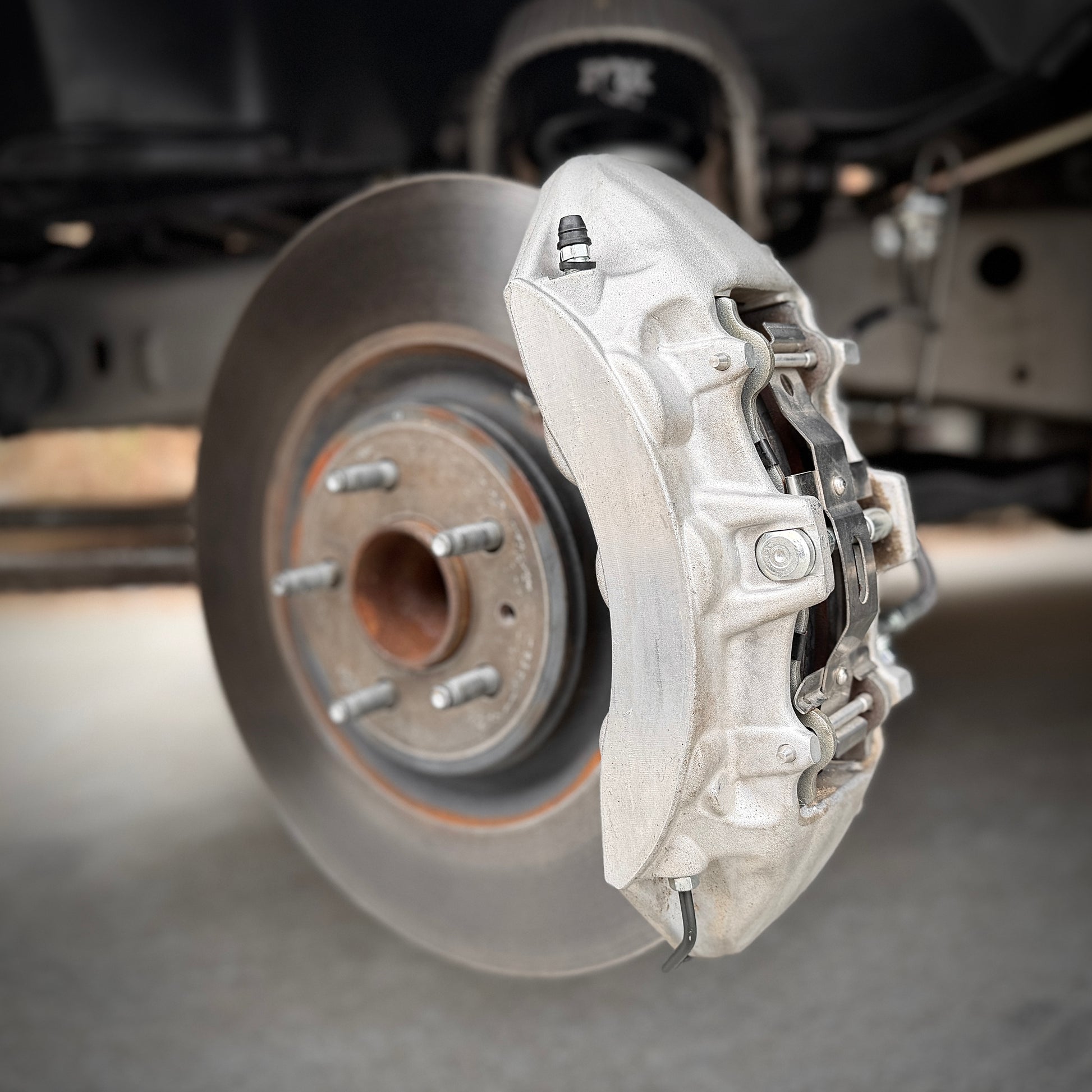 Range Industries Crown Victoria Brembo Modified Knuckle - 6 Pot 15  Rotor Spacer