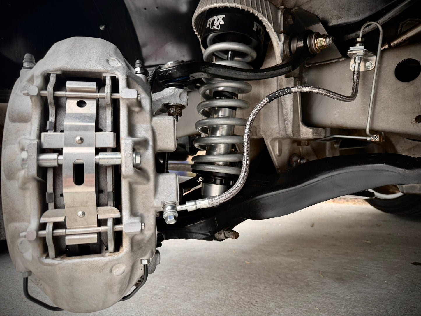 Range Industries Crown Victoria Brembo Modified Knuckle - 6 Pot 15  Rotor Spacer