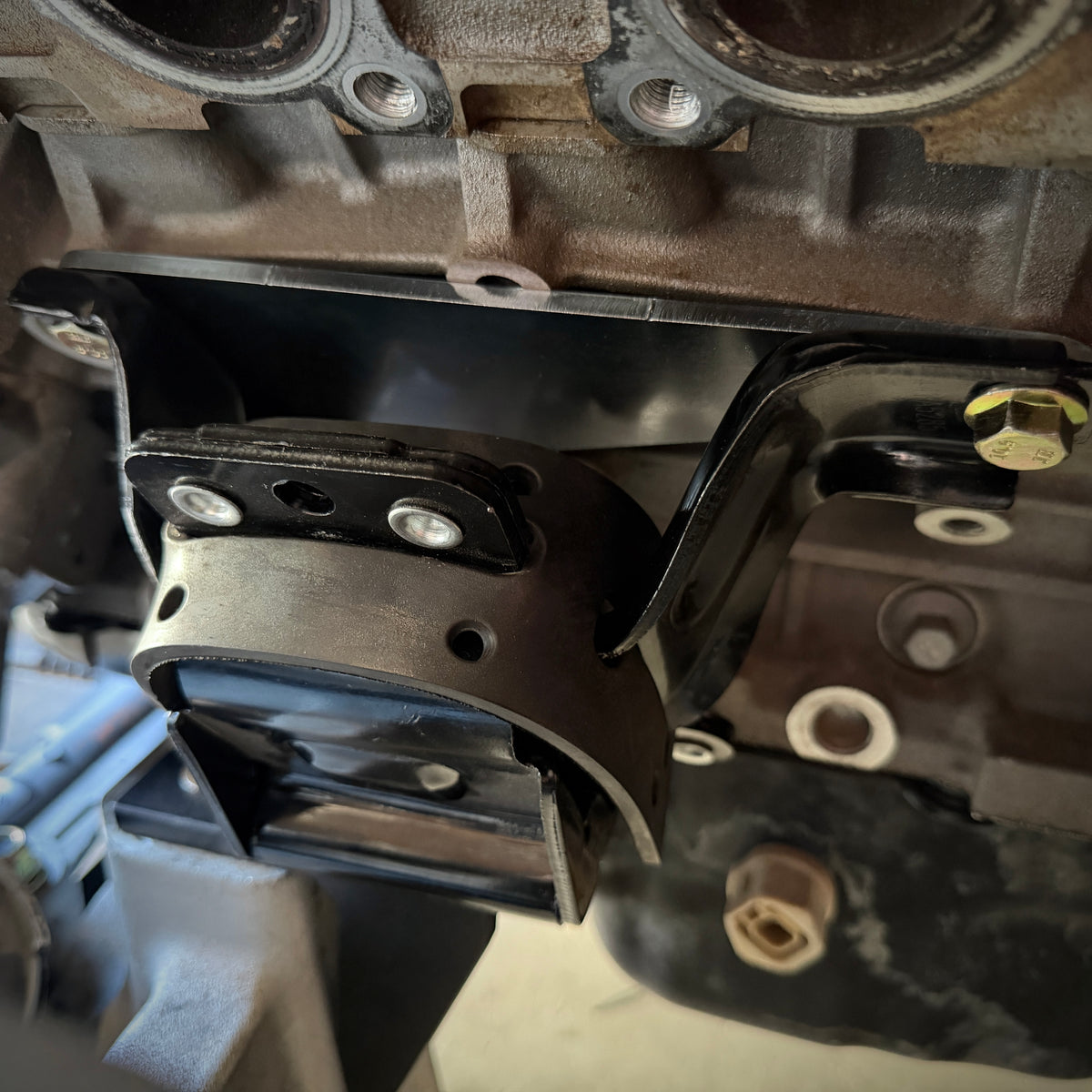 Ford Coyote / Mod Motor to Crown Vic Engine Mounts (Setback Adapter ...