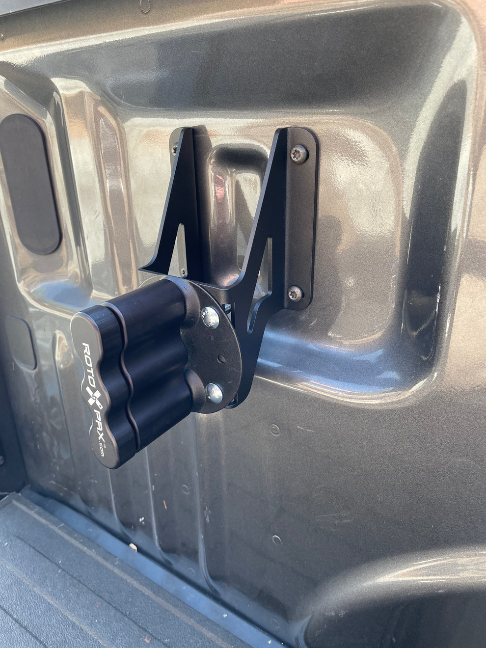 RotoPax Mounting Adapter F-150 F-250 F-350 (Rear Box Link Location ...